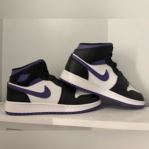 Air Jordan 1 Mid GS Dark Iris Size 6 Men’s - 7.5 Women’s - 6Y